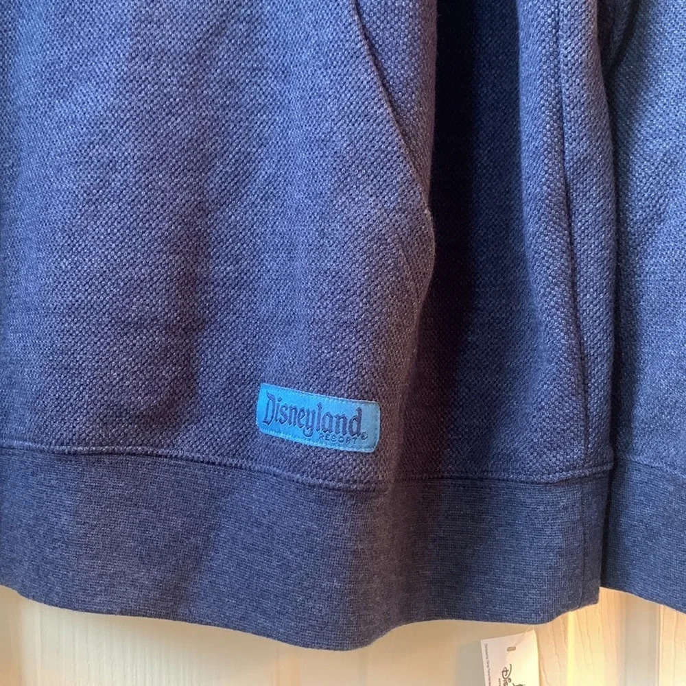 NWT Disney Discover the Magic Sweatshirt Disneyland Navy Blue XL - Picture 4 of 7